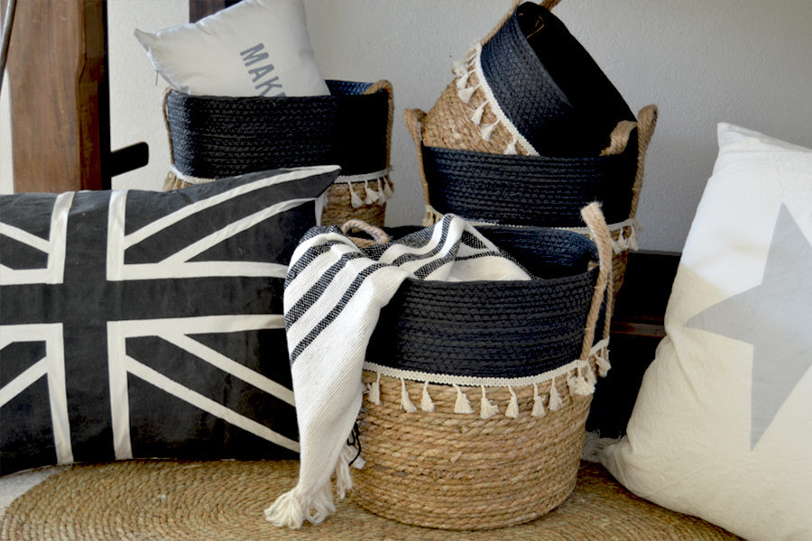 Canasto Uma Mediano Negro