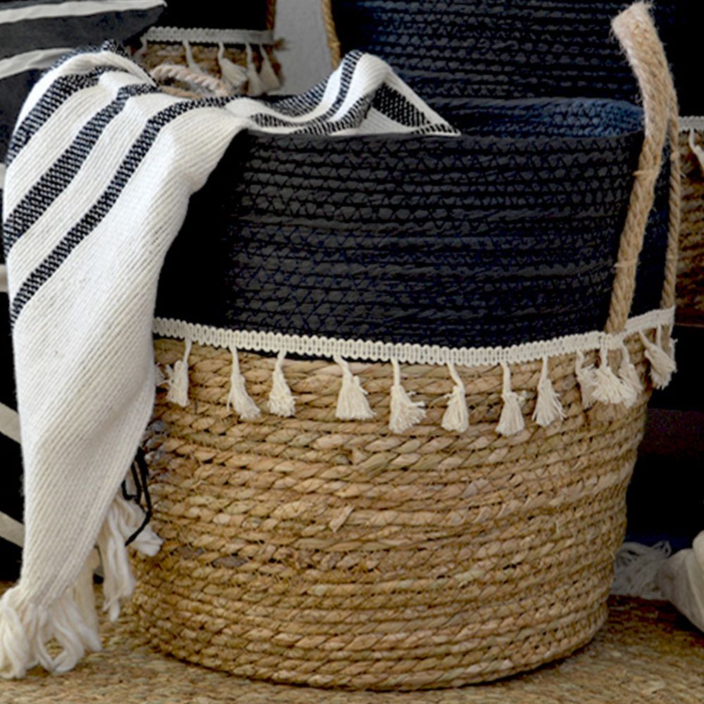 Canasto Uma Grande Negro