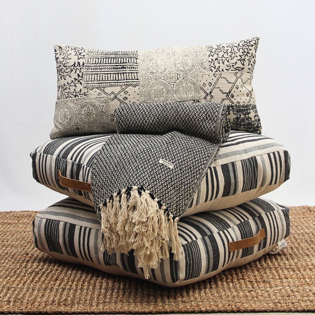 Almohadón Line Grey 60 cm x 60 cm x 10 cm