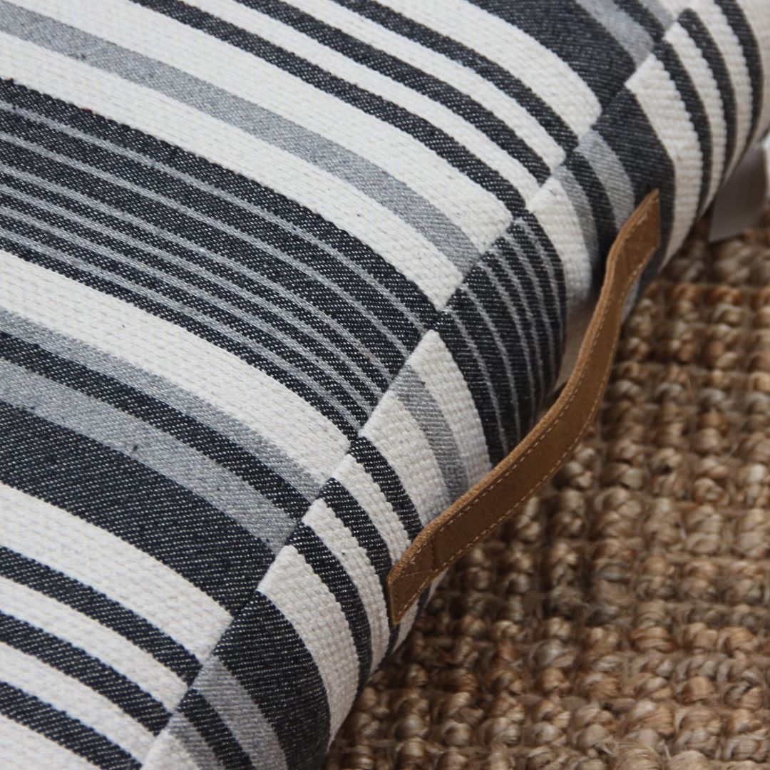 Almohadón Line Grey 60 cm x 60 cm x 10 cm