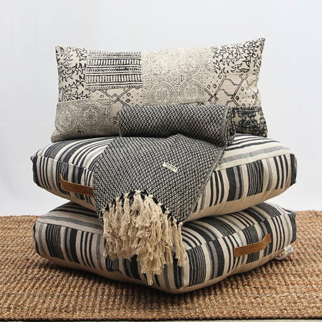 Almohadón Line Grey 60 cm x 60 cm x 10 cm
