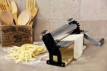 Pasta Machine Con Base 35 cm